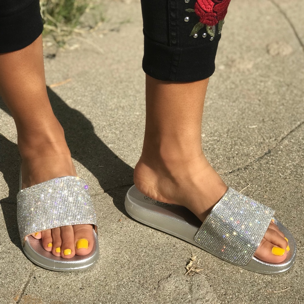LAST PAIR SIZE 9 !!! Silver diamond slides  - Picture 2 of 3